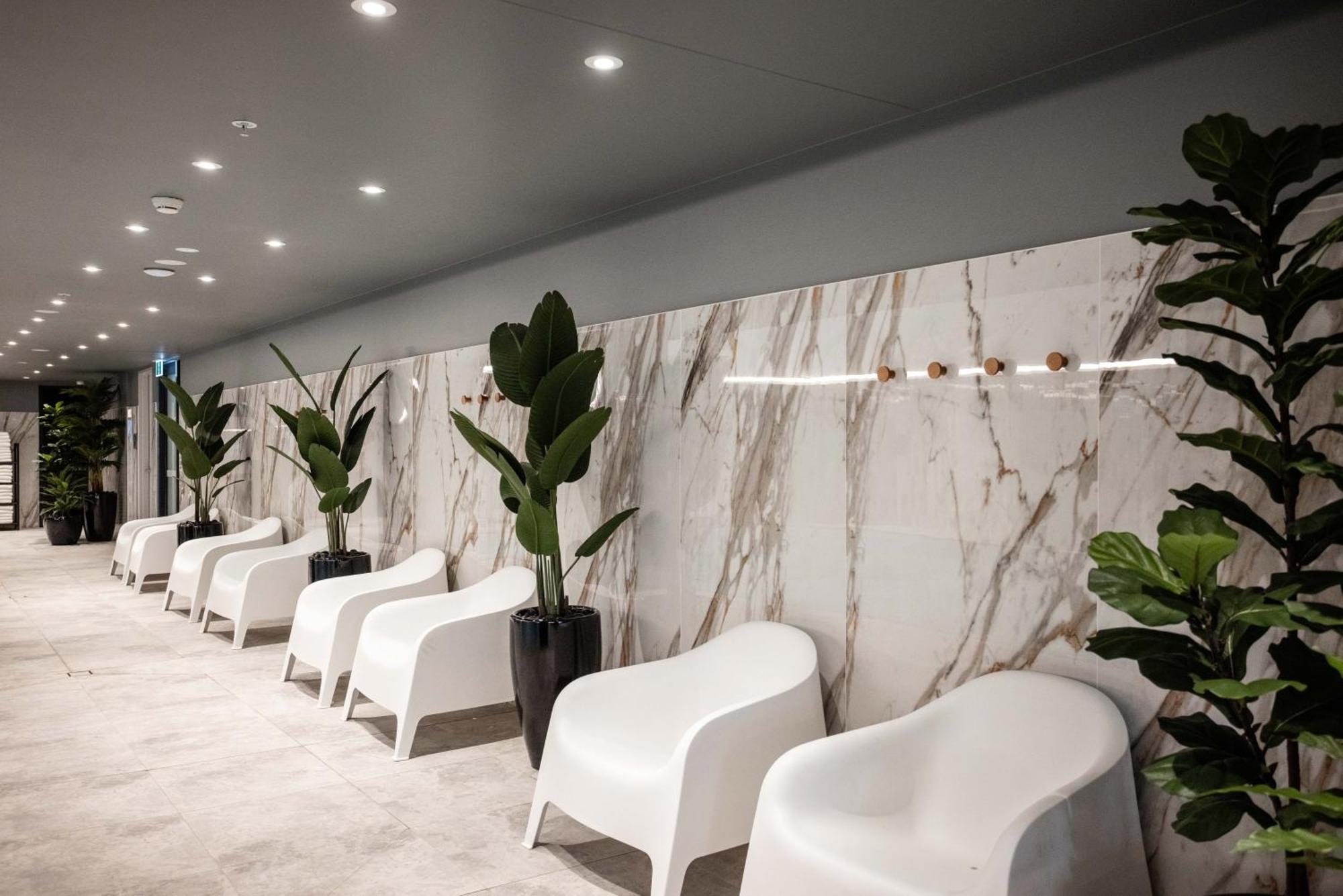 Meriton Suites ליברפול מראה חיצוני תמונה The interior of the lounge